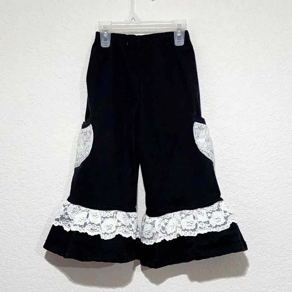 Jelly the Pug Alexis Capris Fiesta Collection Pants Lace Trim Black